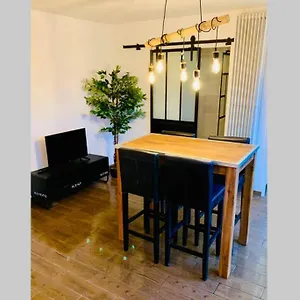 Centre De Pour 4 Personnes Piscine Et Tennis Appartement Hyères